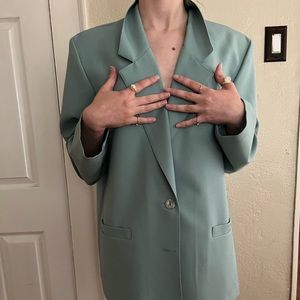 Alfred dunner blazer with shoulder pads inside, size 18 
Originally 52 dollars